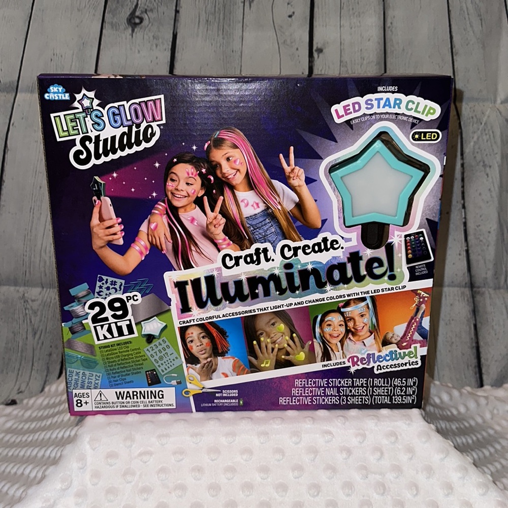 NEW! LET’S GLOW STUDIO. Craft. Create. Illuminate! LED. 29pc kit. Age 8+